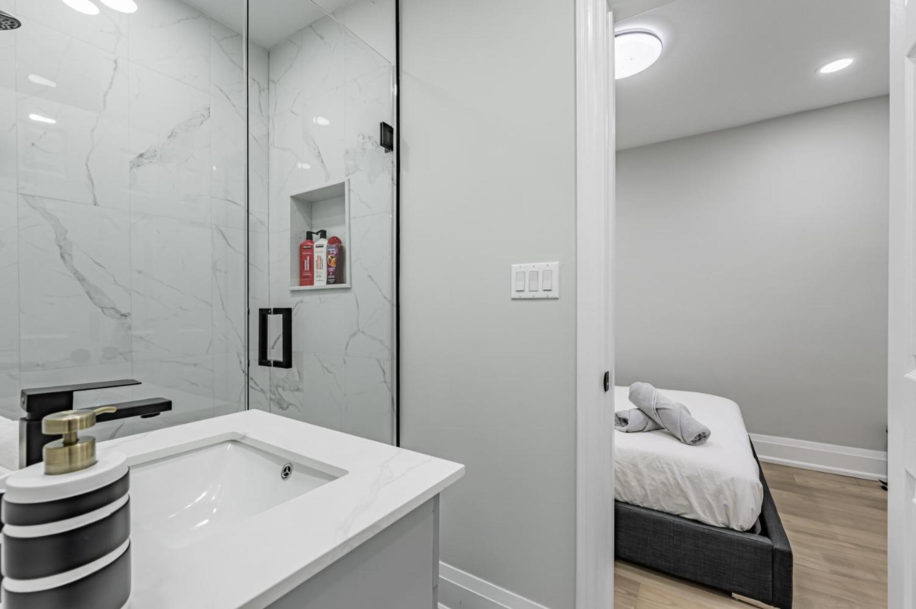Victoria Park Suite Toronto Exterior foto